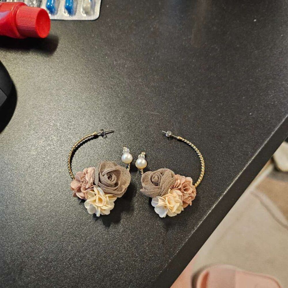 Free People Handmade Floral Romantic Pearl & Rose Hoop Earrings with Pearls - Picture 3 of 3